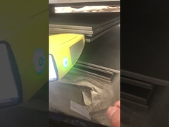 Quels éléments contient la plaque en acier inoxydable ?